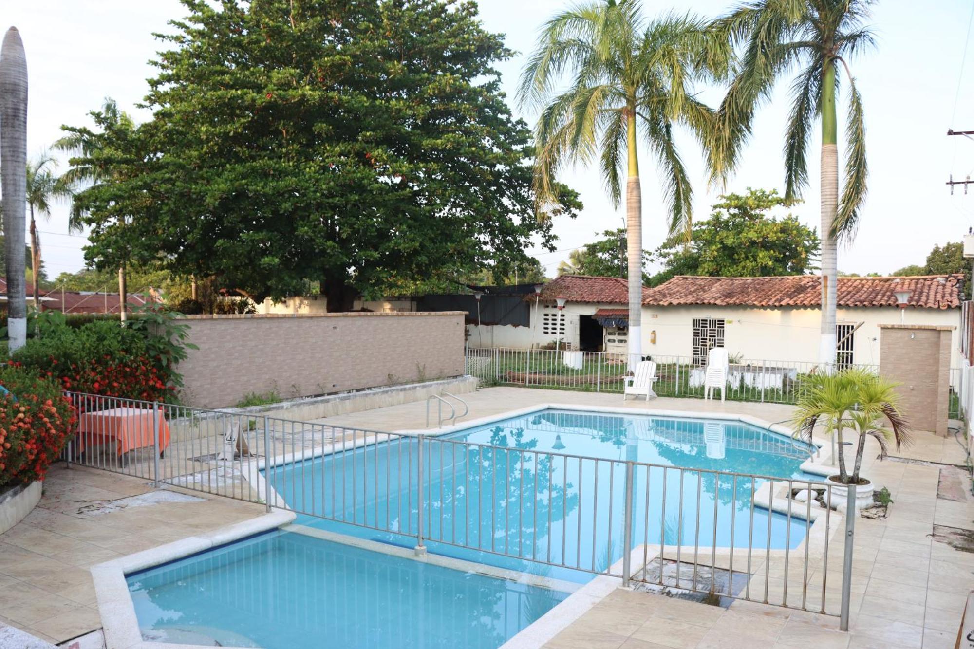 Hotel Plaza Real Montelíbano מראה חיצוני תמונה