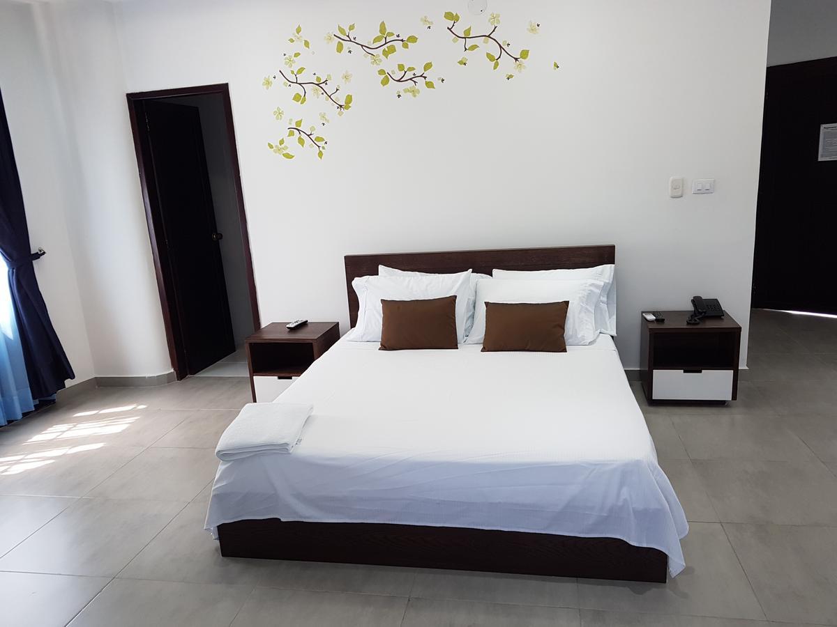 Hotel Plaza Real Montelíbano מראה חיצוני תמונה