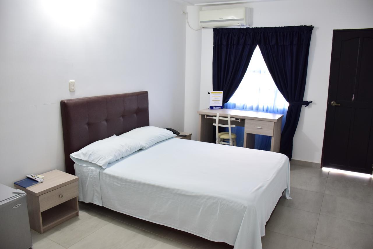 Hotel Plaza Real Montelíbano מראה חיצוני תמונה